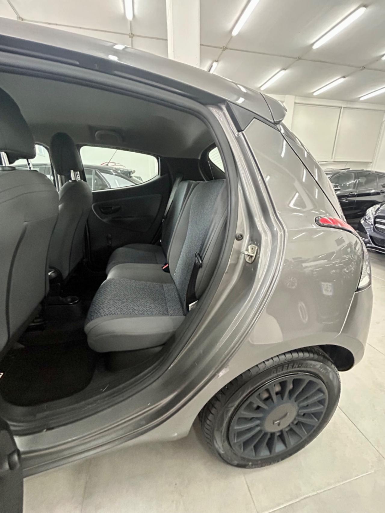 Lancia Ypsilon 1.0 FireFly S&S Hybrid FINANZIABILE