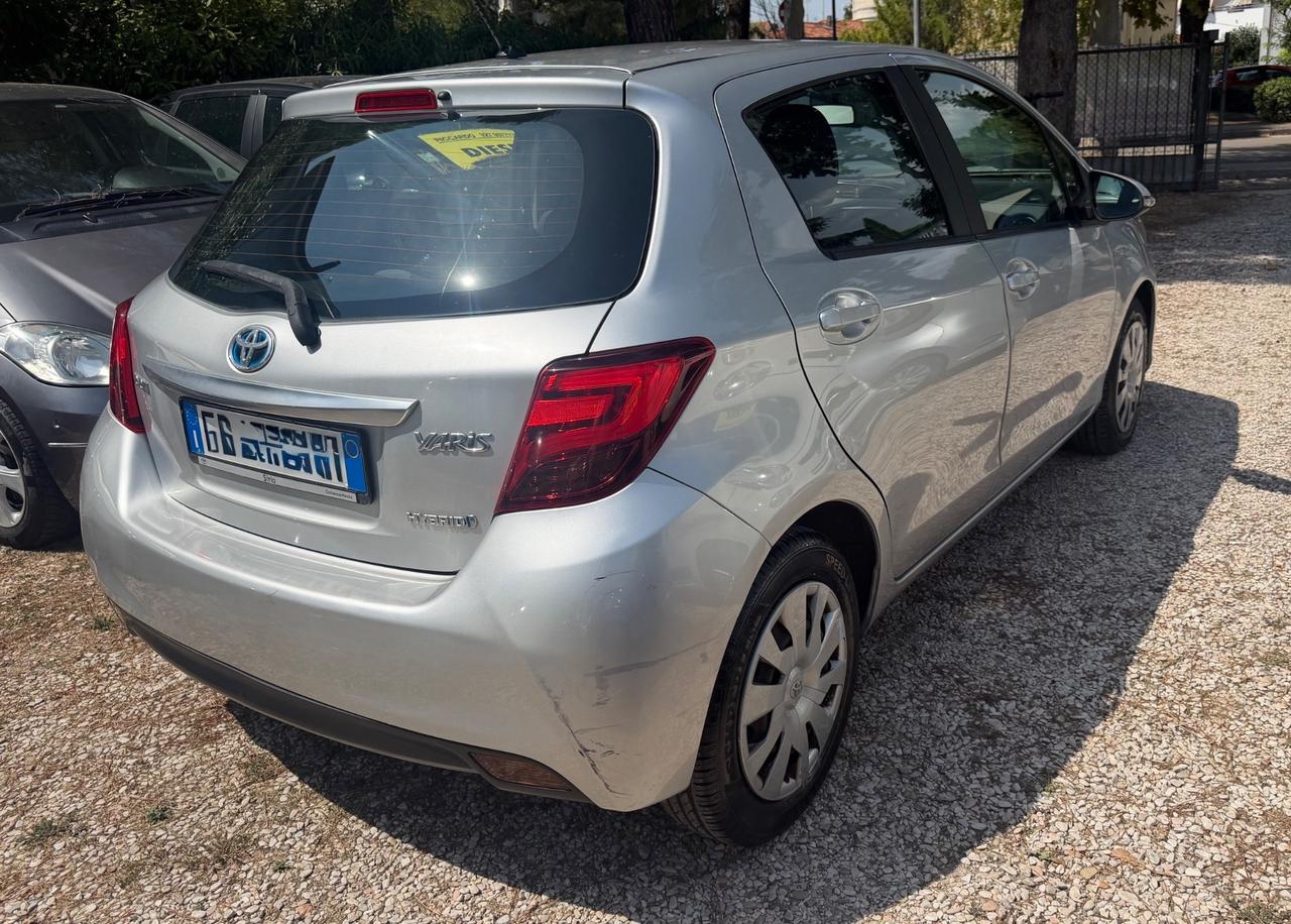 Toyota Yaris 1.5 Hybrid 5 porte Cool