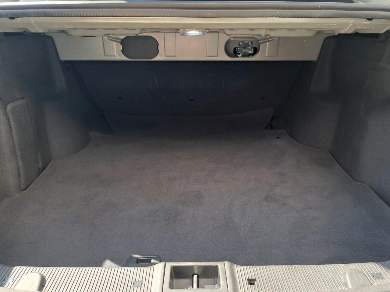 Mercedes-benz C 220 / 105KW / 143CV