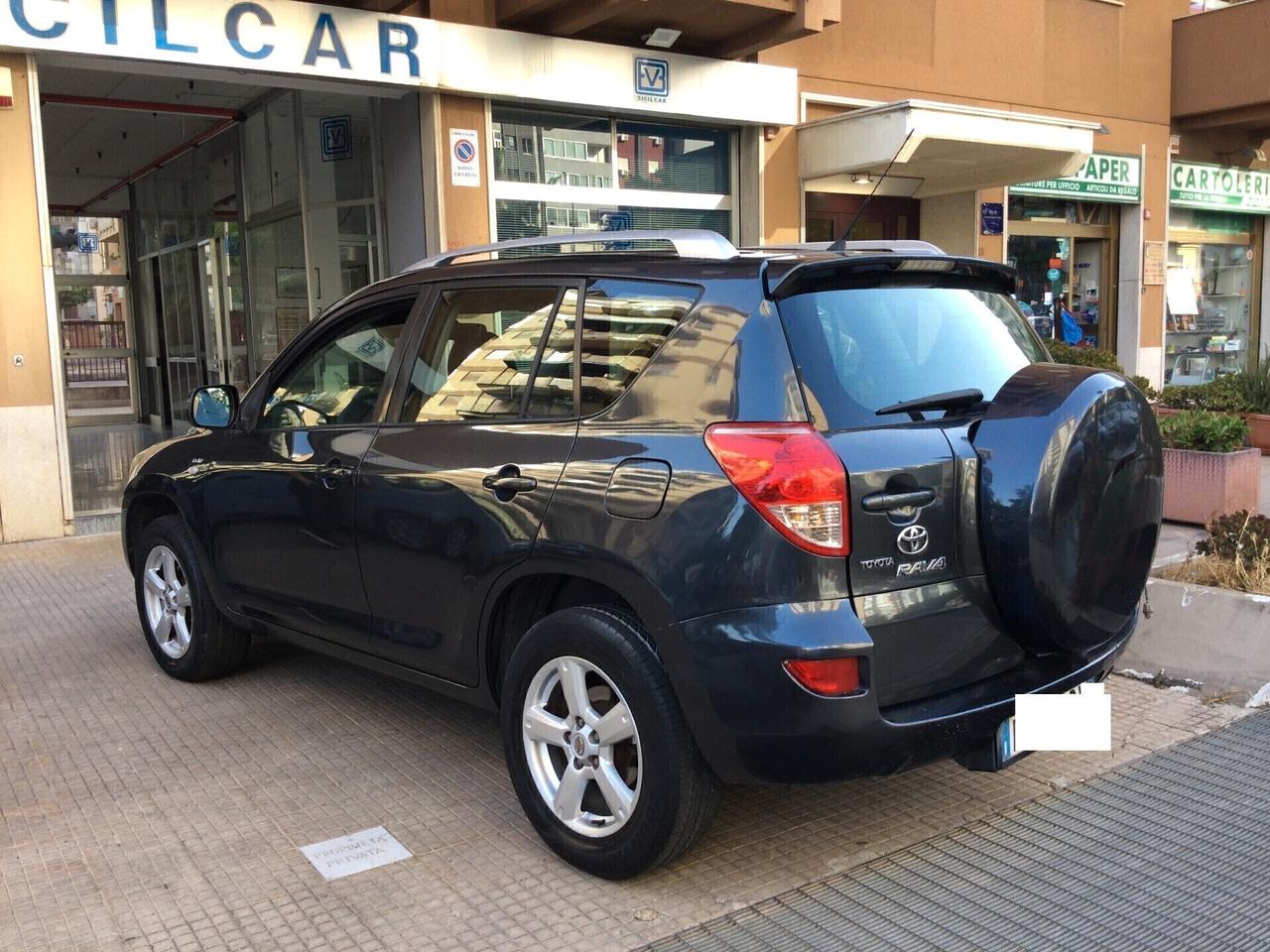 Toyota RAV 4 2.2 D-4D 136 CV Luxury