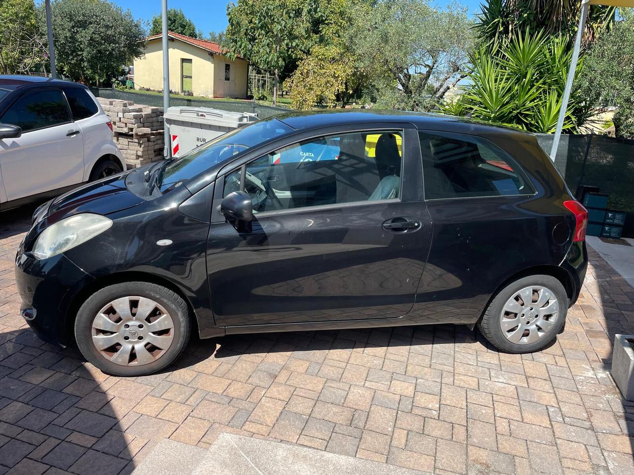 Toyota Yaris 1.0 3 porte Sol