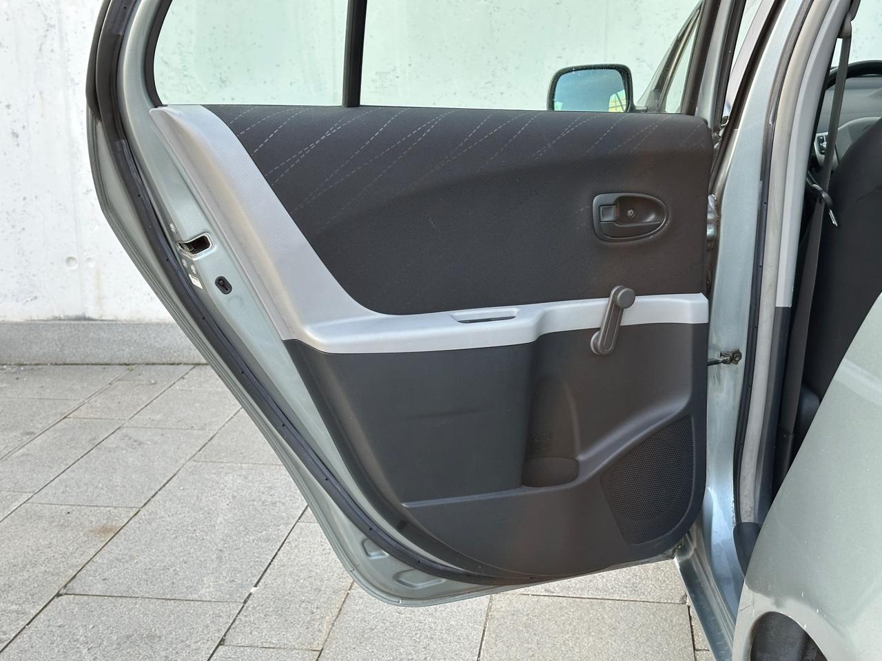 Toyota Yaris 1.0 5 porte Sol