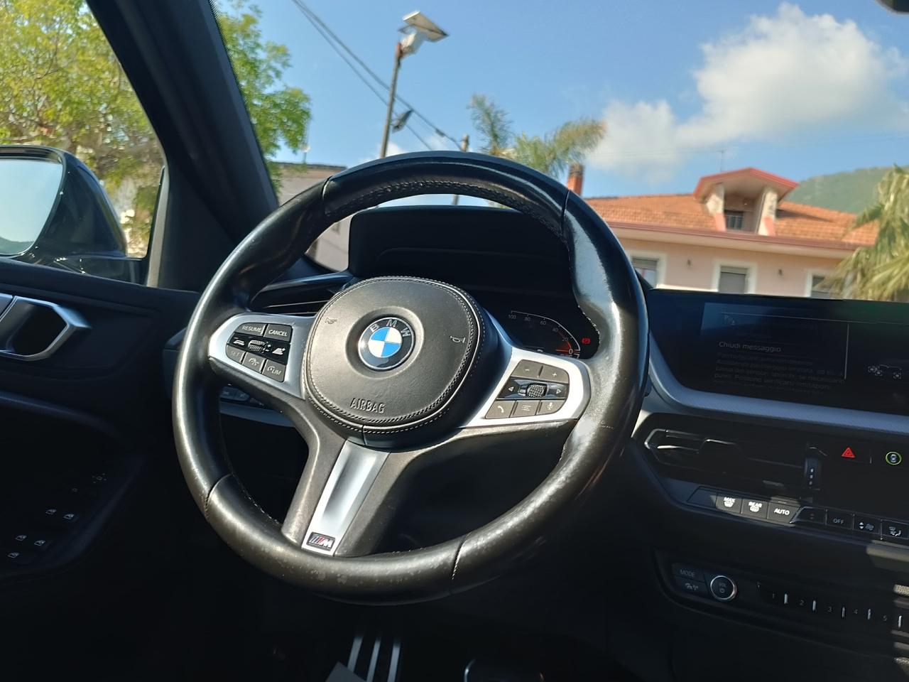 Bmw 118 118d 5p. Msport Exterior