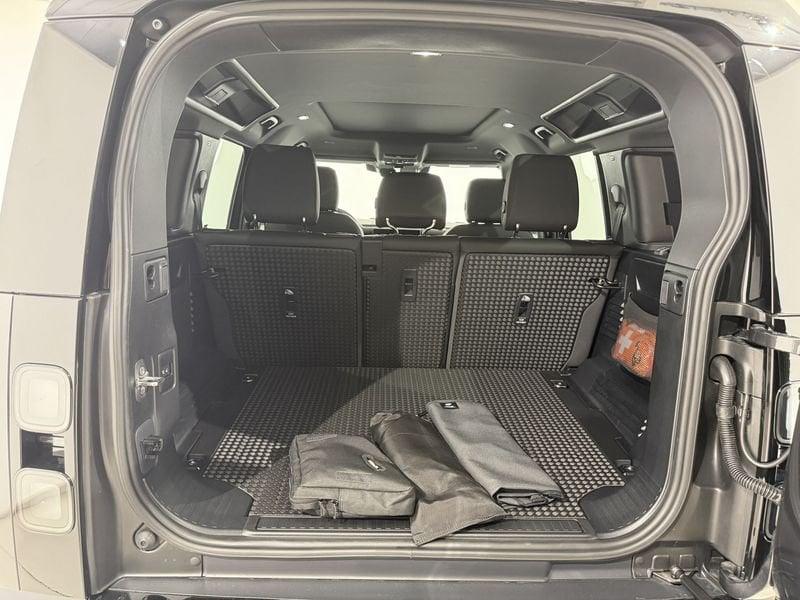 Land Rover Defender D250 AWD Auto 110 X-Dynamic SE