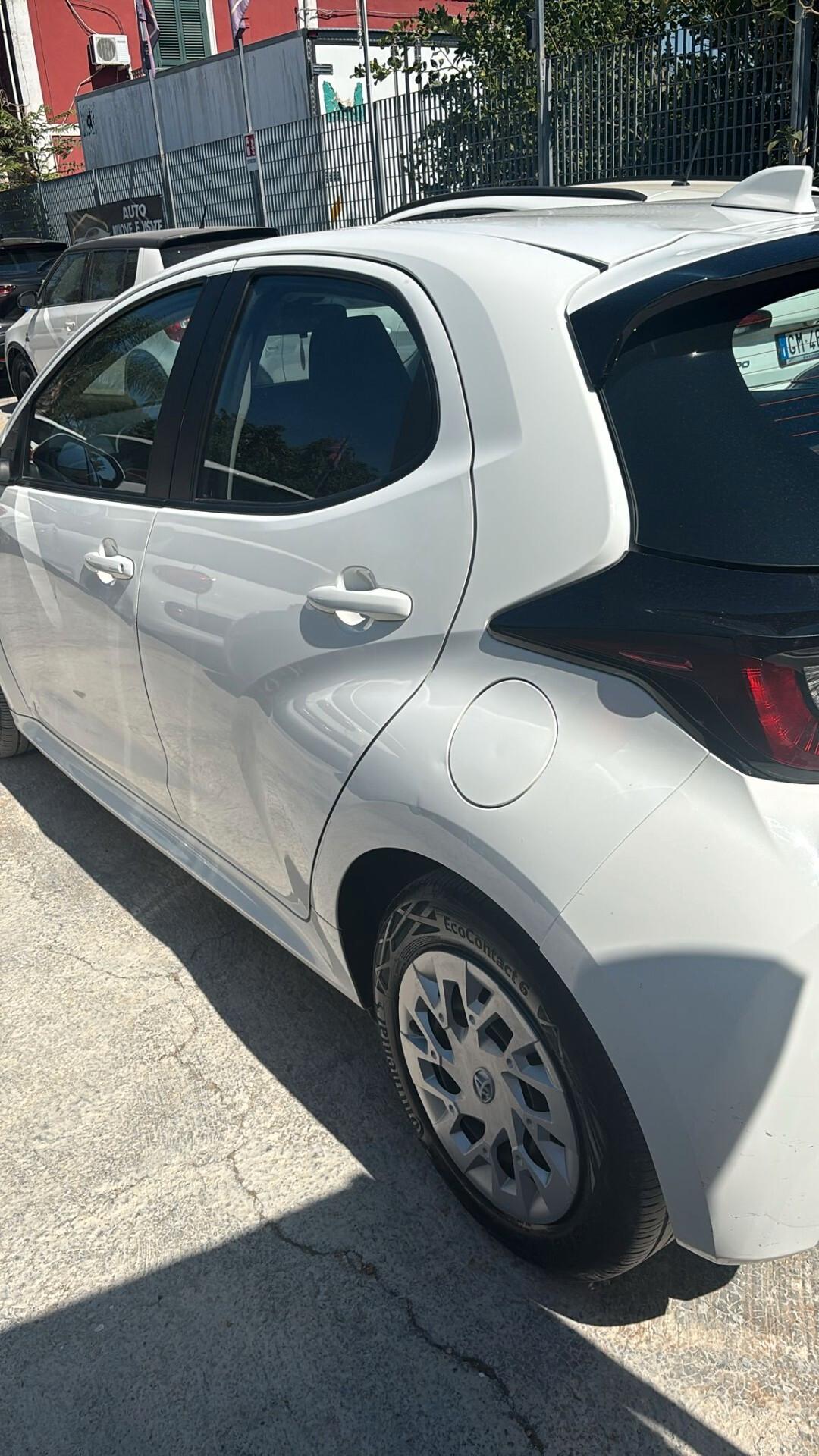Toyota Yaris 1.0 5 porte Active