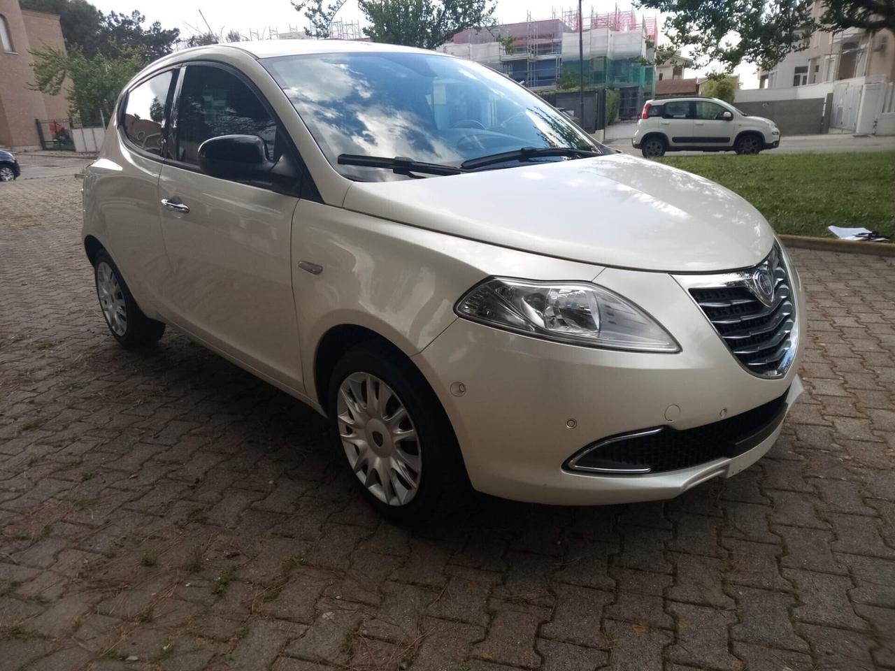 Lancia Ypsilon 1.2 69 CV 5 porte S&S Platinum