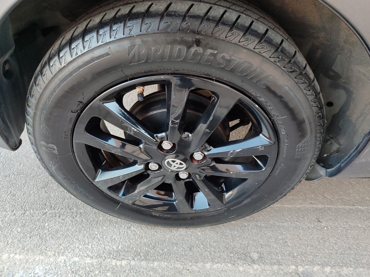 Toyota Yaris 1.4 Diesel ACTIVE 2015!!