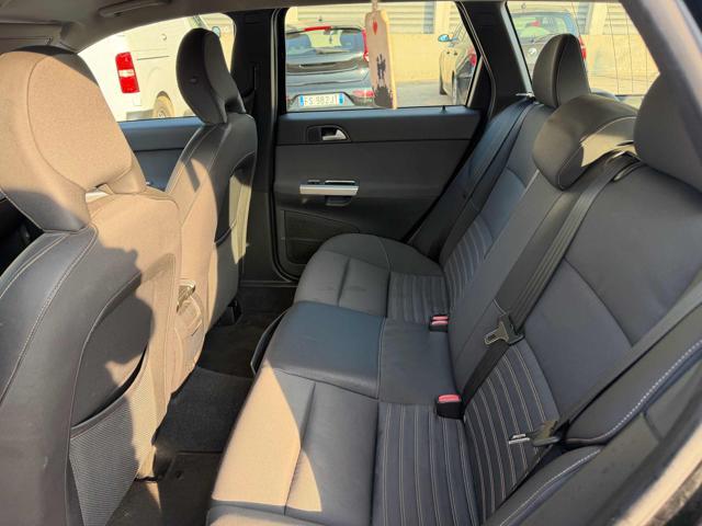 VOLVO V50 D2 R-design senza nessun lavoro da fare