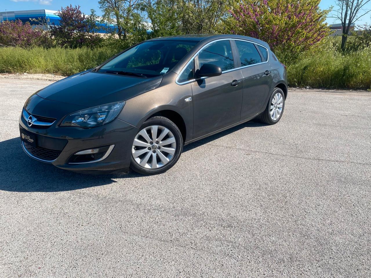 Opel Astra 1.4 Turbo 140CV 5 porte GPL Tech Cosmo