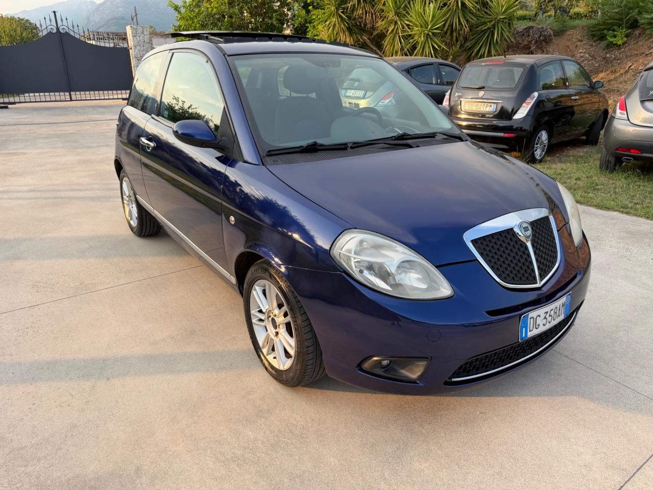 Lancia Ypsilon 1.4 16V Platino