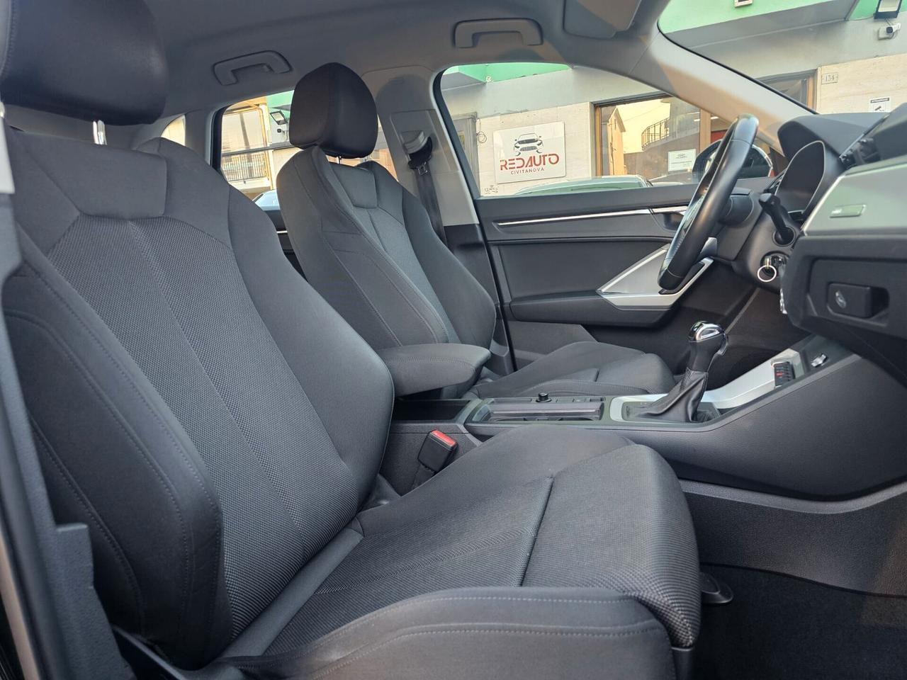 Audi Q3 35 TDI S tronic Business