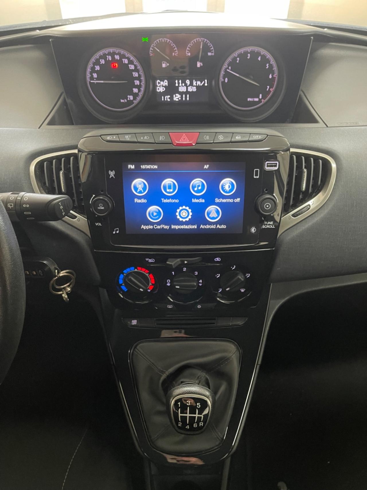 Lancia Ypsilon 1.0 FireFly 5 porte S&S Hybrid Silver