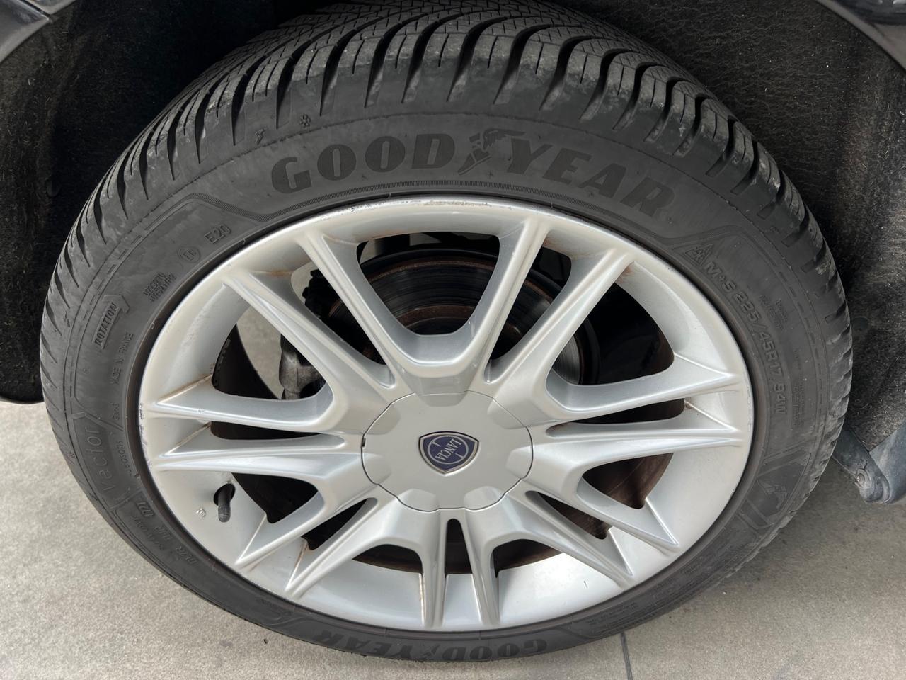Lancia Delta 1.4 T-Jet 120 CV Platino Ecochic GPL