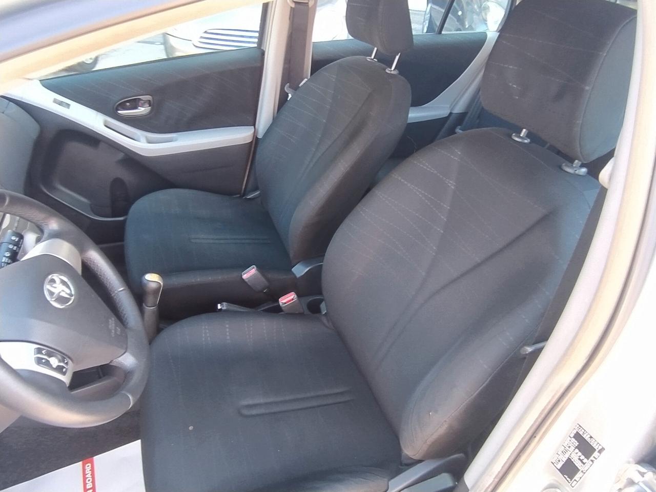 Toyota Yaris 1.3 5 porte Neopatentati