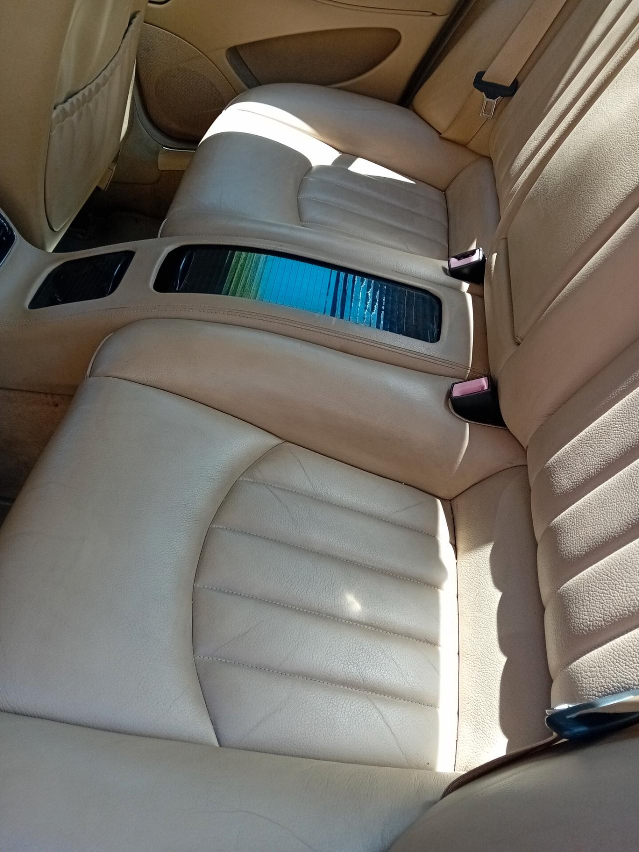 Mercedes-benz 320 cls