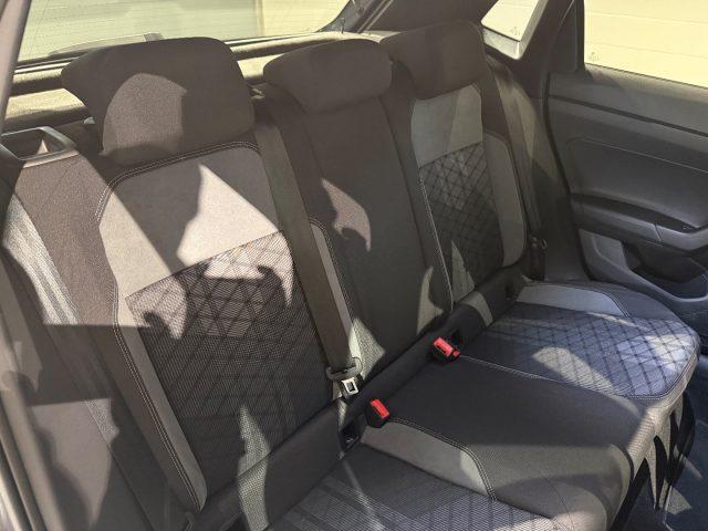 VOLKSWAGEN Polo 1.0 TSI R-Line NEOPATENTATI / PREZZO REALE