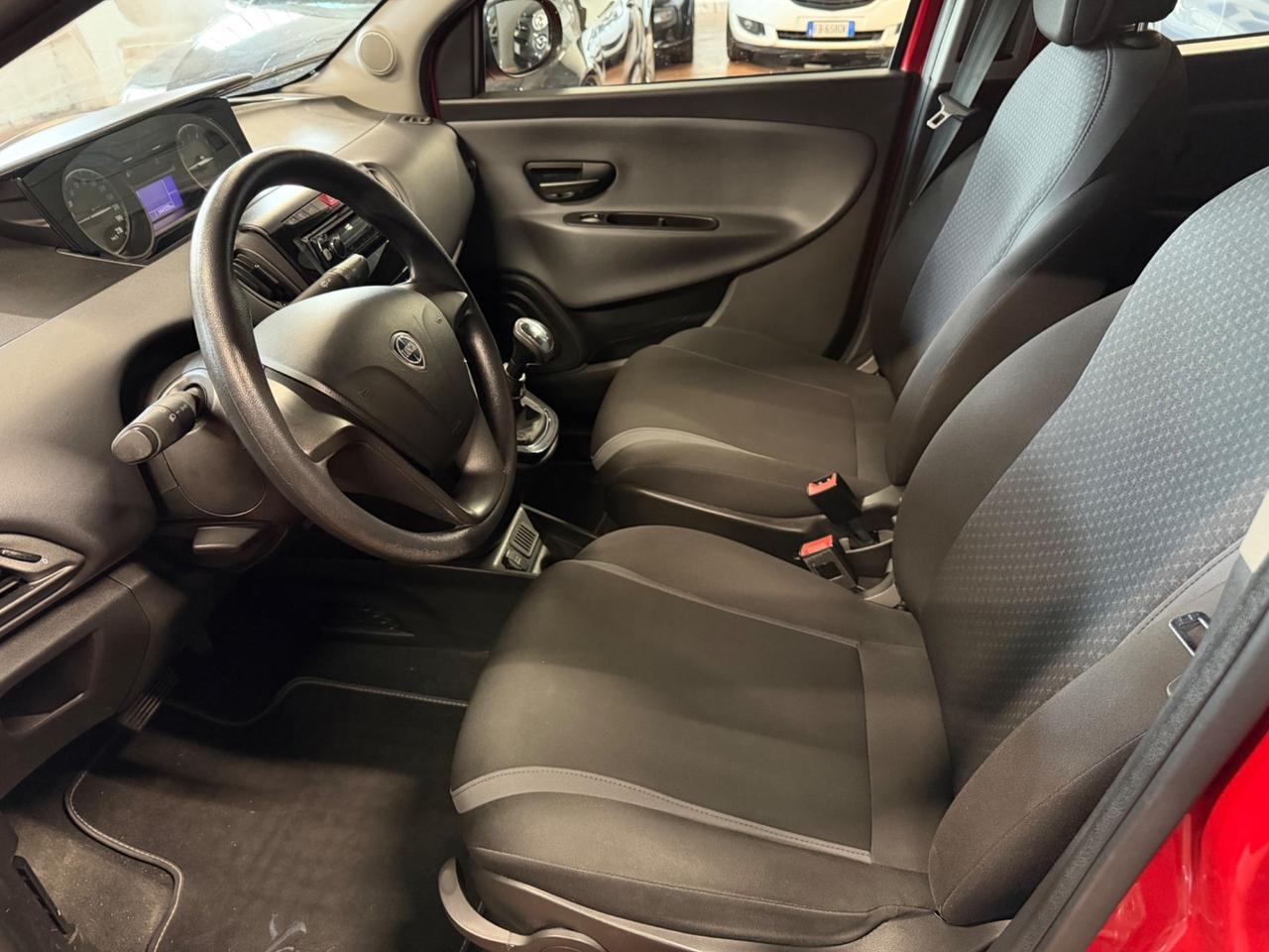 Lancia Ypsilon 0.9 TwinAir 85 CV 5 porte S&S DFN Gold