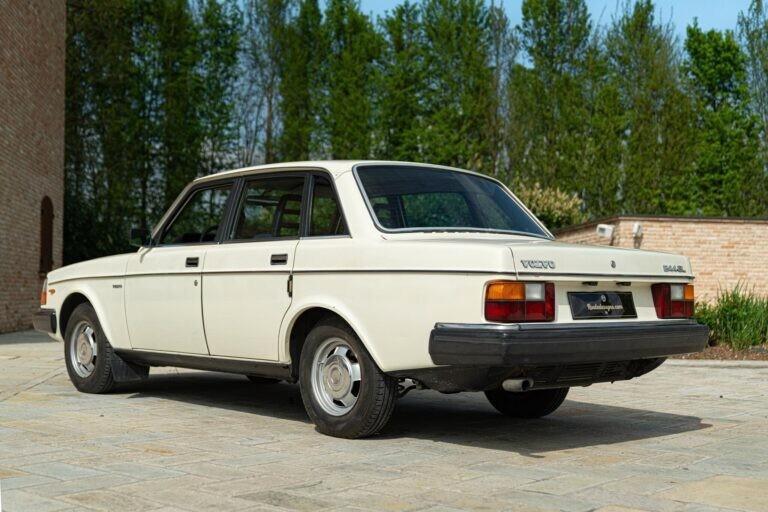 1982 VOLVO 244 GL - VLV00009