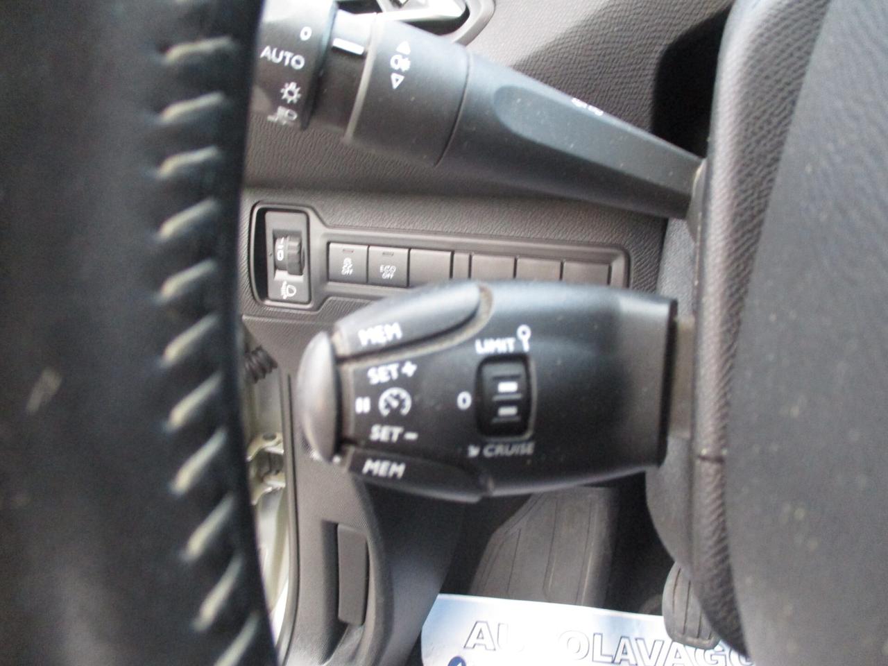 Peugeot 308 1.6 HDI 100 CV FULL OPTIONAL 2016