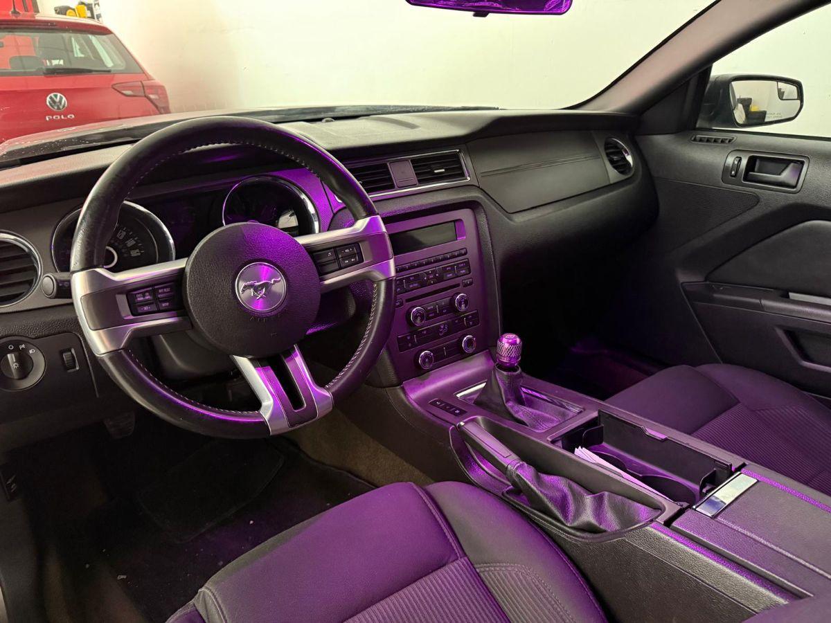 FORD - Mustang - V6 Premium Coupé