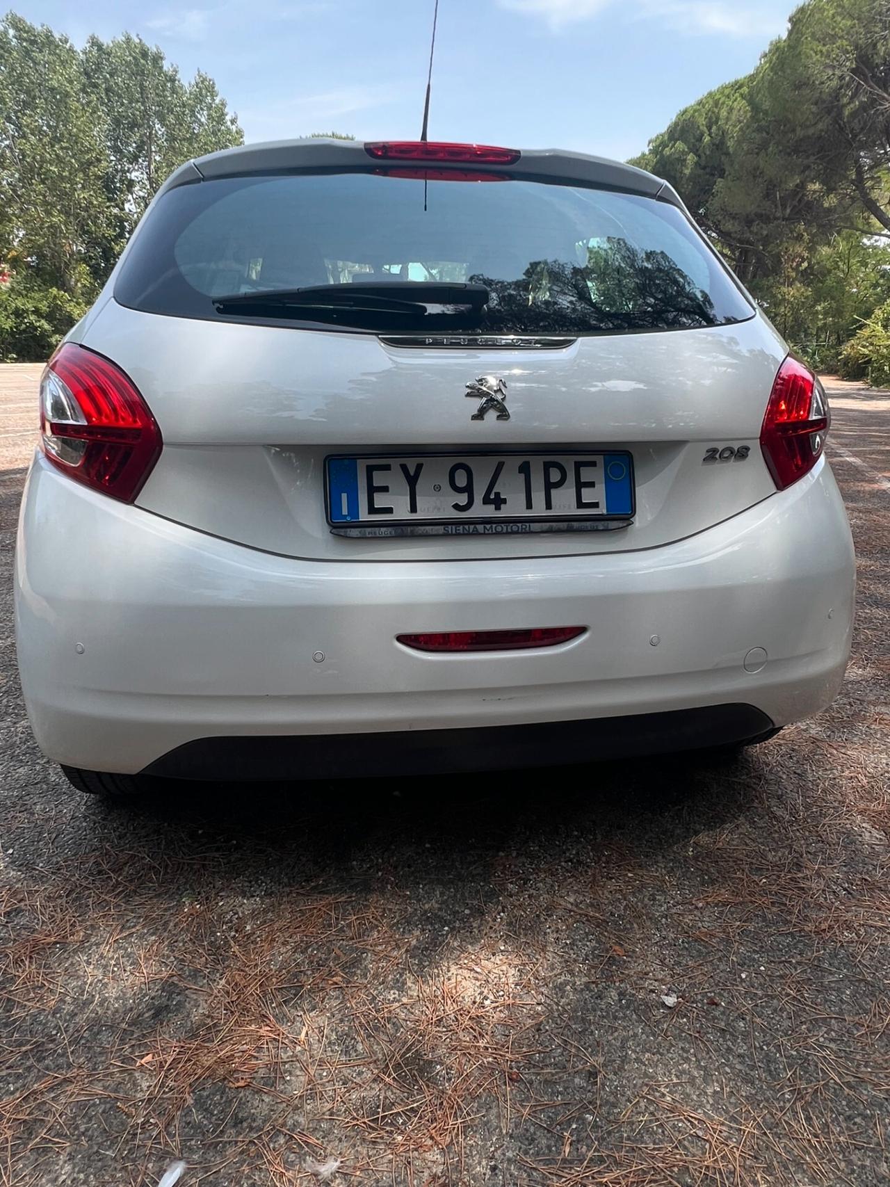 Peugeot 208 1.4 HDi 68 CV 5 porte Allure