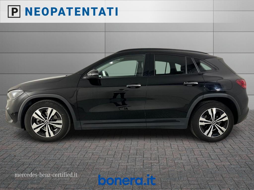 Mercedes GLA 180 180 D Progressive Advanced Plus 8G-DCT