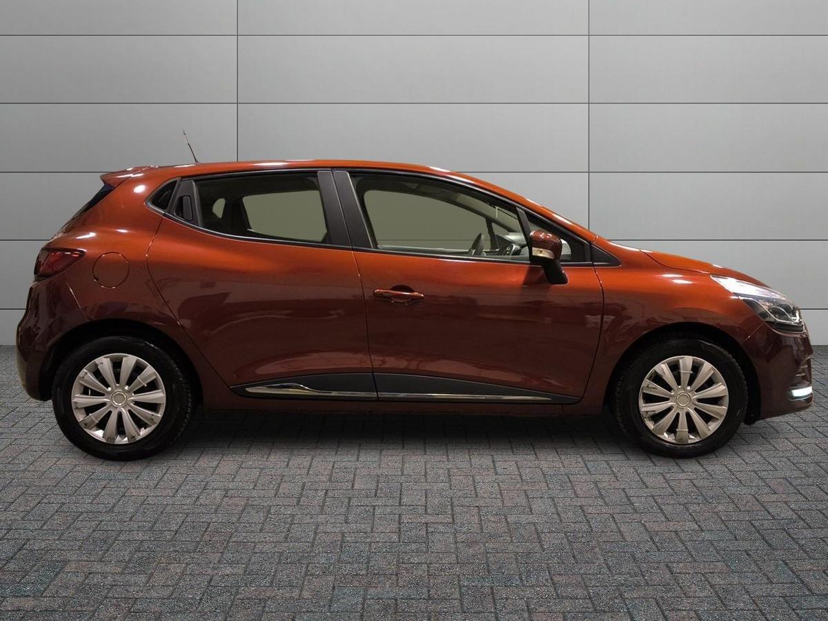 RENAULT Clio IV 2017 - Clio 1.2 16v Life 75cv my18