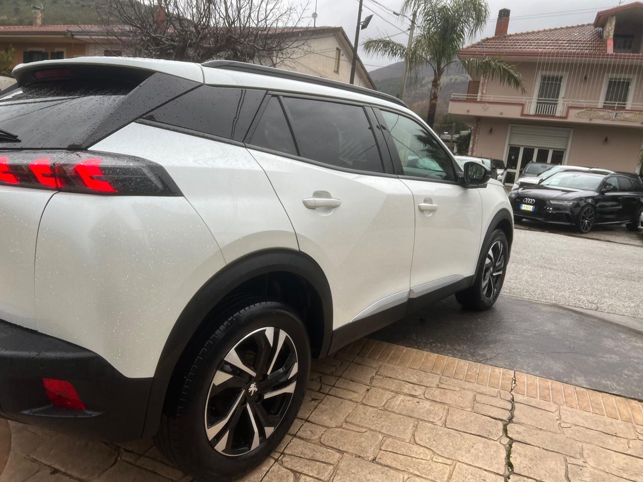 Peugeot 2008 BlueHDi 130 S&S EAT8 Allure