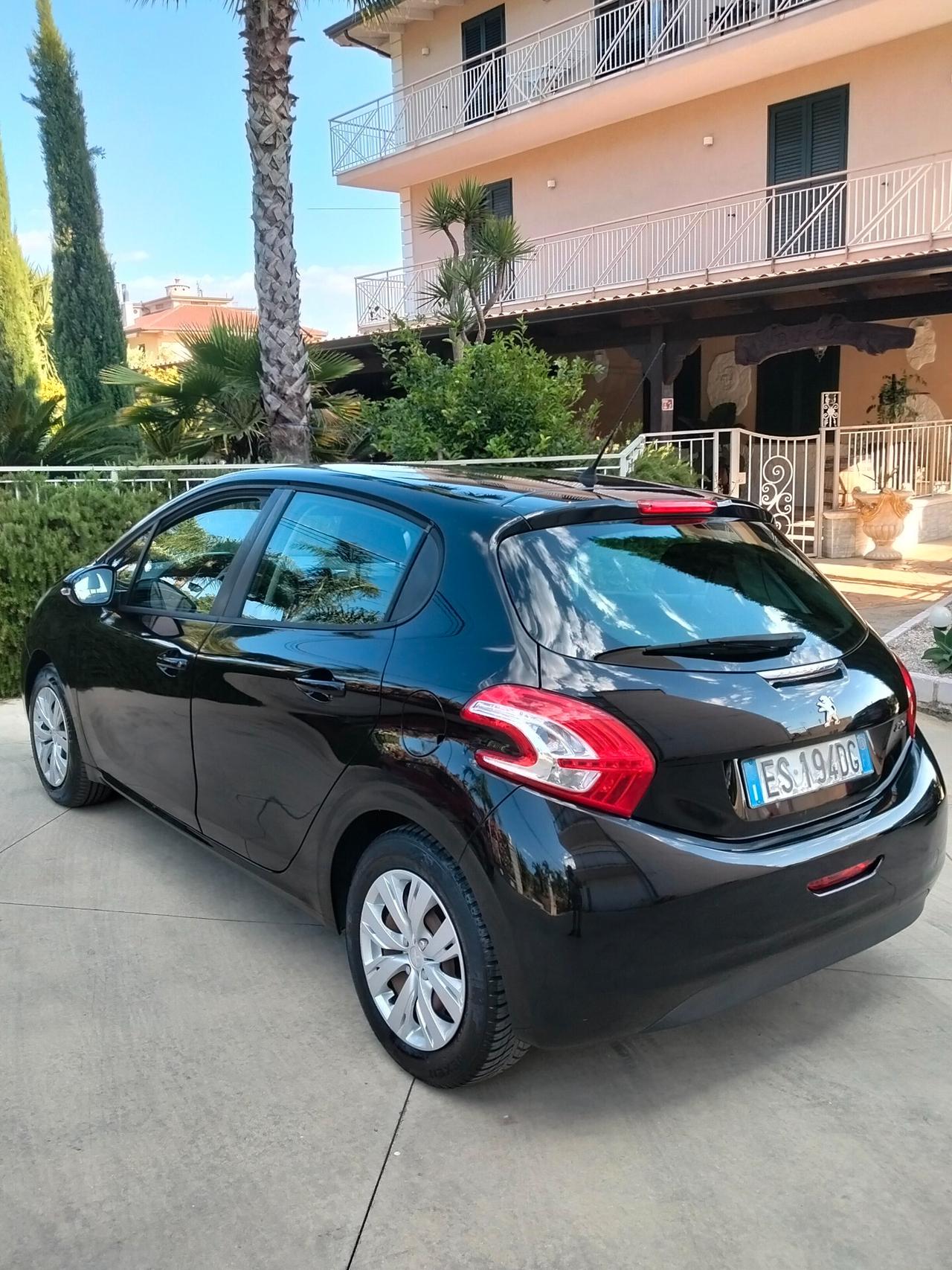 Peugeot 208 1.2 VTi 82 CV 5 porte Allure