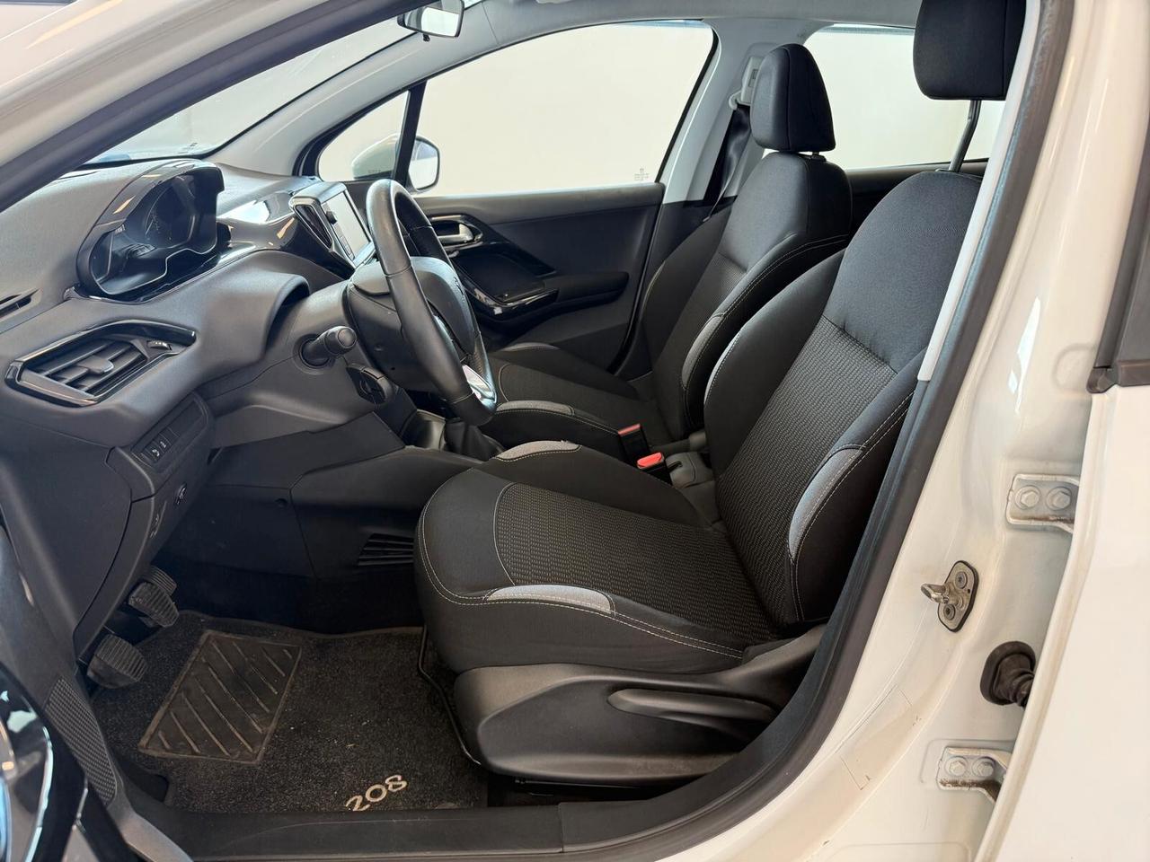 Peugeot 208 PureTech 82 5p. GPL Allure