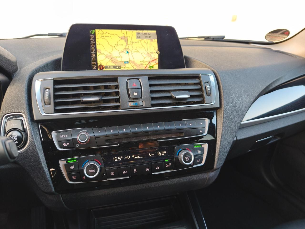 Bmw 118 118d 5p. Urban