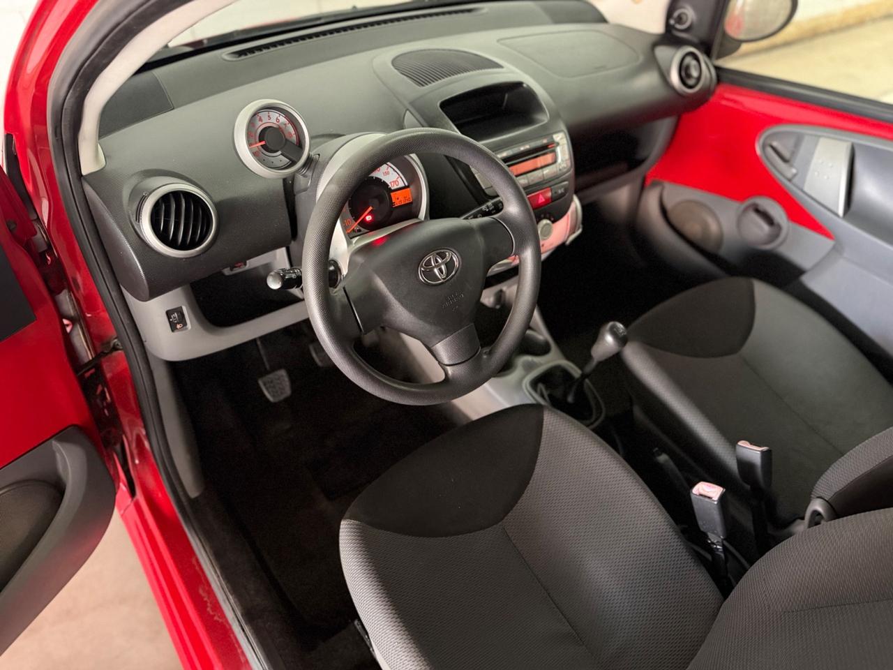 Toyota Aygo 1.0 12V VVT-i 5 porte Sol