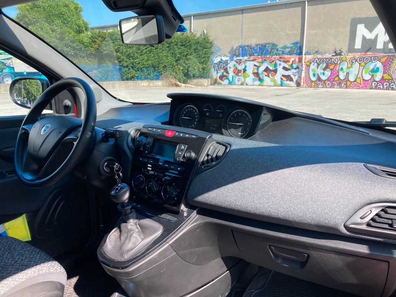 Lancia Ypsilon 1.2 69 CV 5 porte GPL Ecochic Silver