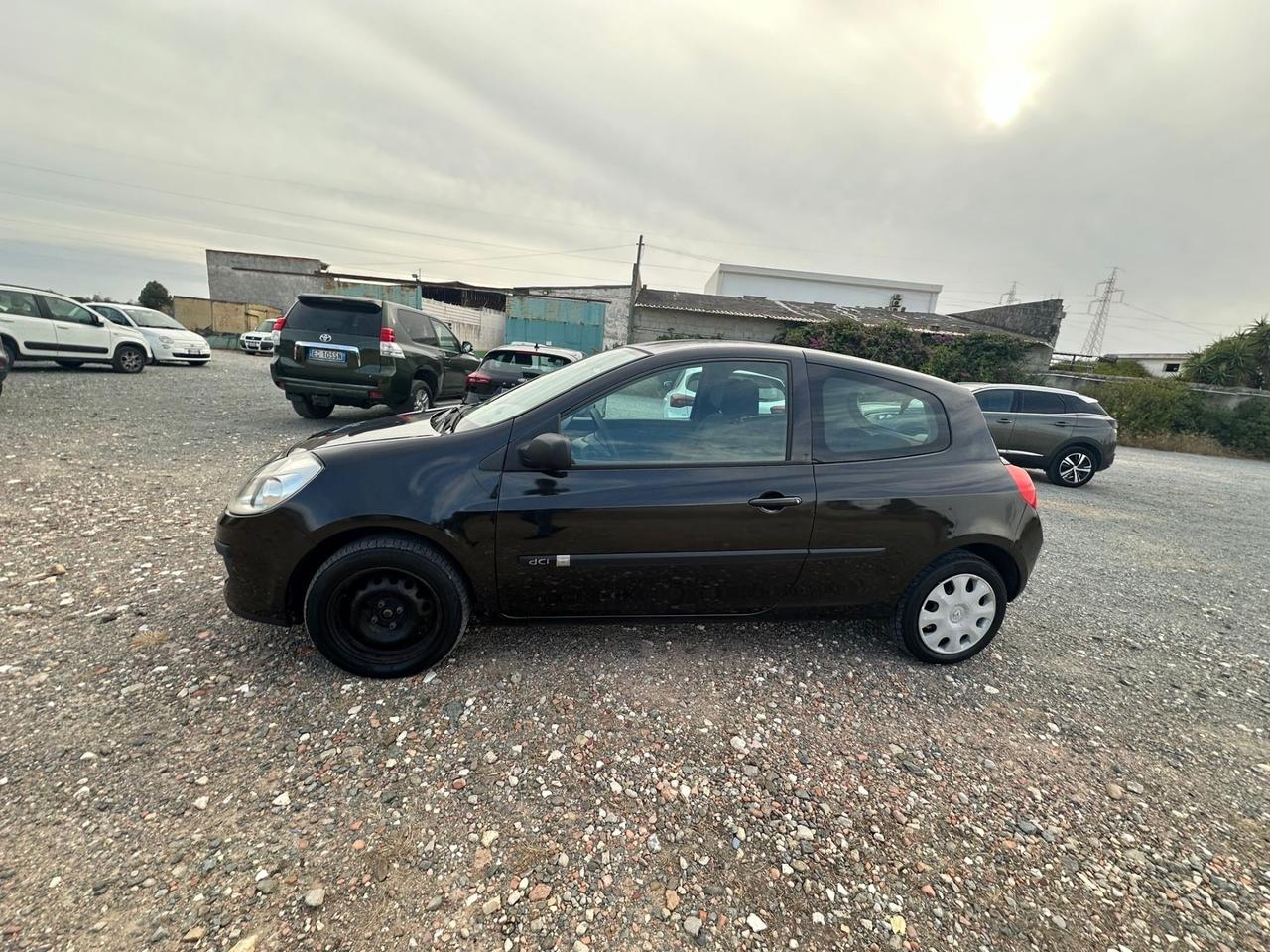 Renault Clio 1.5 Diesel- NEOPATENTATI