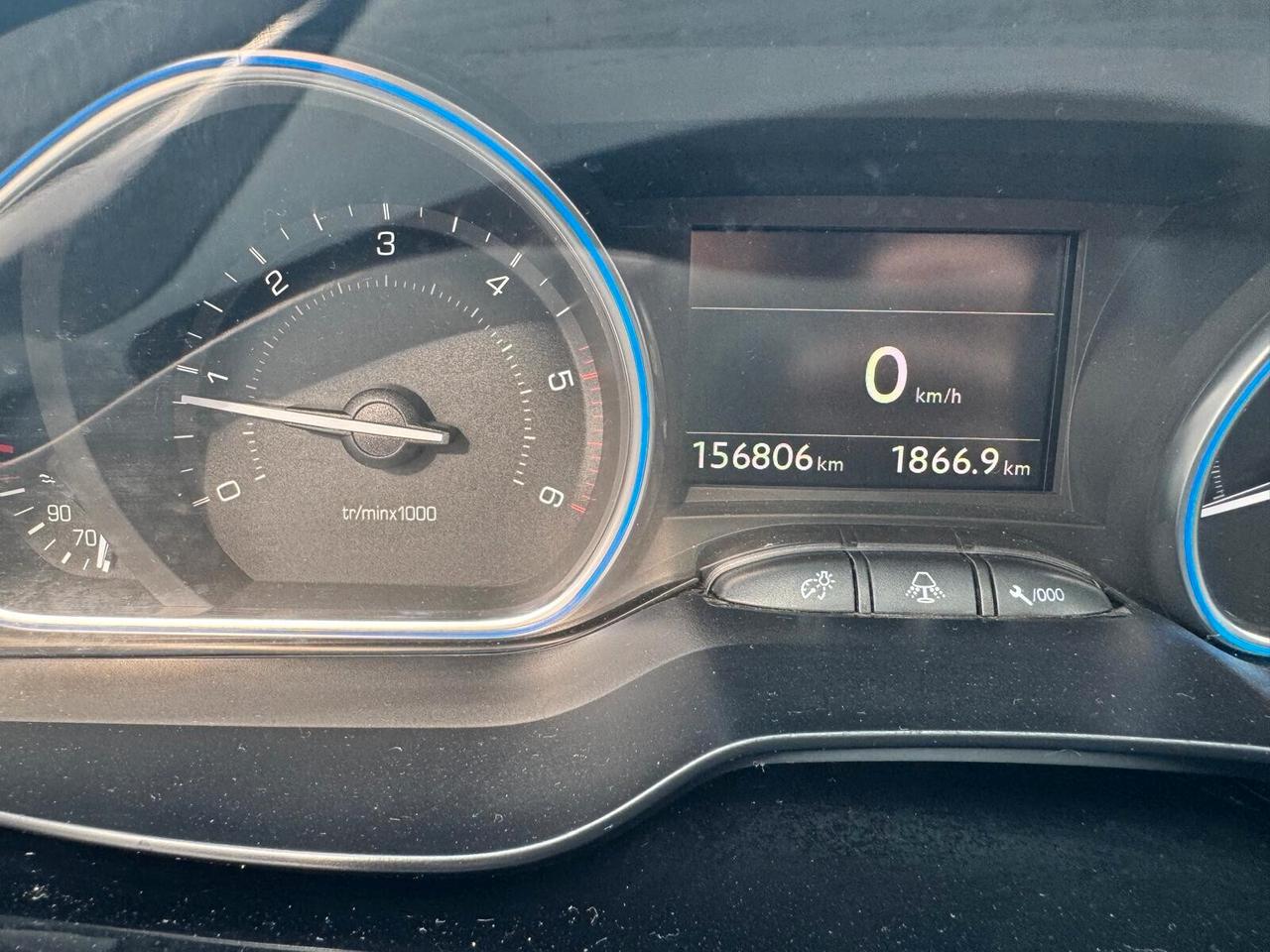 Peugeot 2008 1.6 e-HDi 115 CV Stop&Start Allure