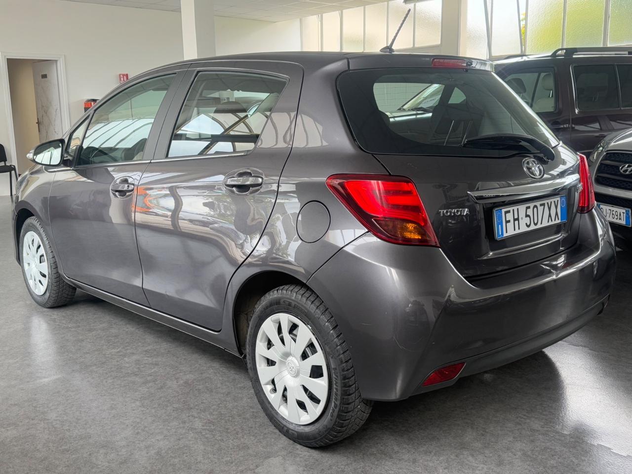 Toyota Yaris 1.0 5 porte Lounge ok neopatentati