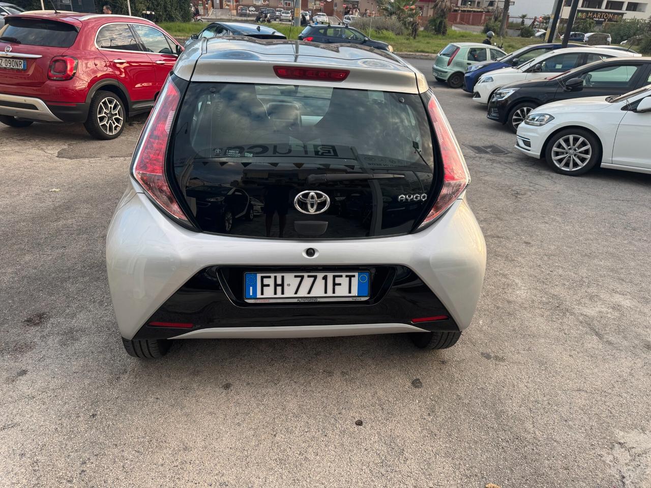 Toyota Aygo 1.0 BENZ 2017