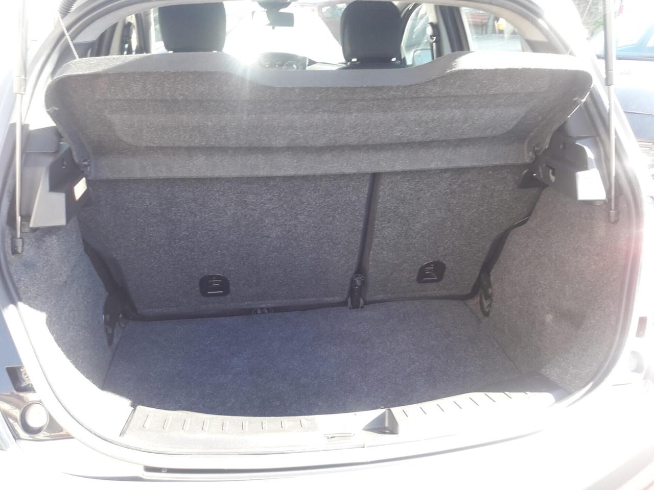 Lancia Ypsilon 1.0 FireFly 5 porte S&S Hybrid Ecochic Gold