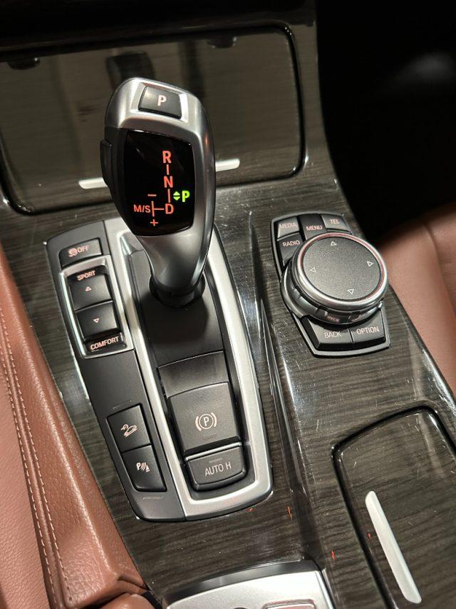 BMW 525 d xDrive Touring Luxury - 18" - Camera - Pelle