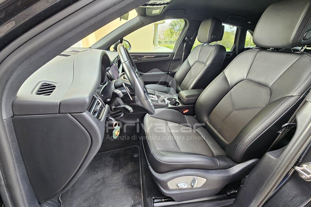 PORSCHE Macan 2.0
