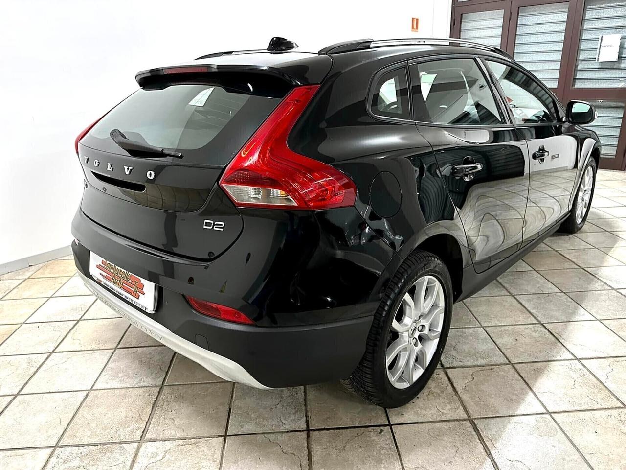 VOLVO V40 2.0 D2 (120) Cross Country Kinetic 2017