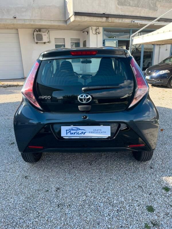 Toyota Aygo 1.0 x-play 5p my15