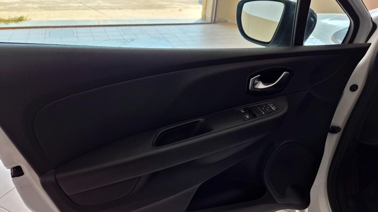 Renault Clio dCi 8V 75 CV Start&Stop 5 porte Energy Intens