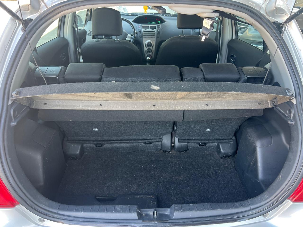 Toyota Yaris 1.0 5 porte Luxury pack FINANZIABILE