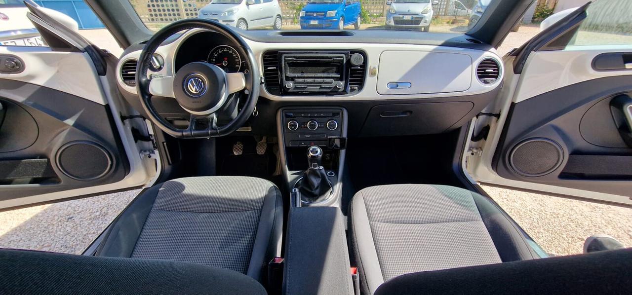 Volkswagen Maggiolino 1.6 TDI Design 2012