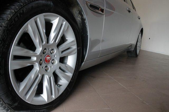 JAGUAR XF 2.0 D 180 CV aut. Prestige