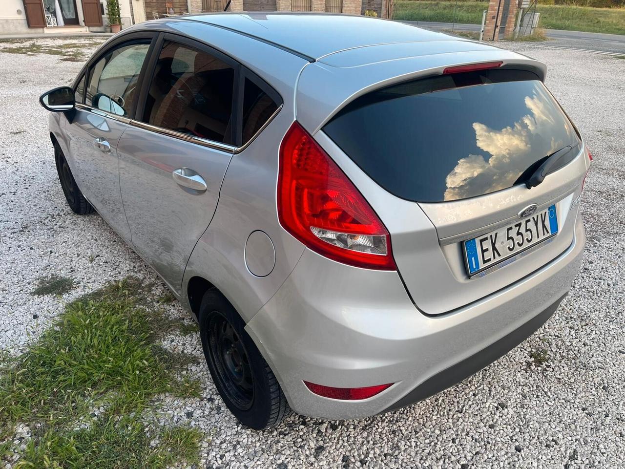 Ford Fiesta 1.4 TDCi 70CV 5 porte Titanium