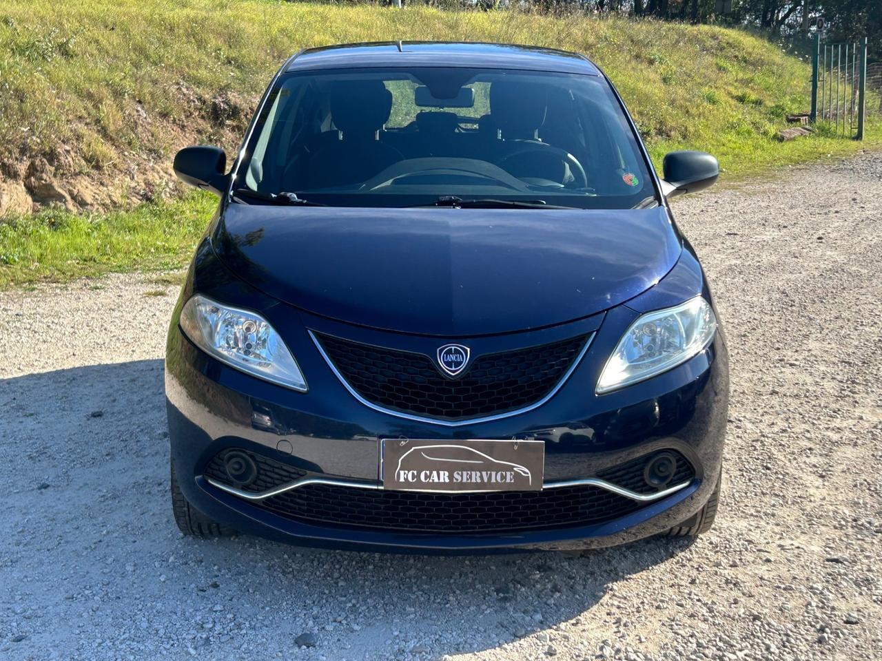 Lancia Ypsilon 1.2 69 CV 5 porte GPL Ecochic Silver neopatentati