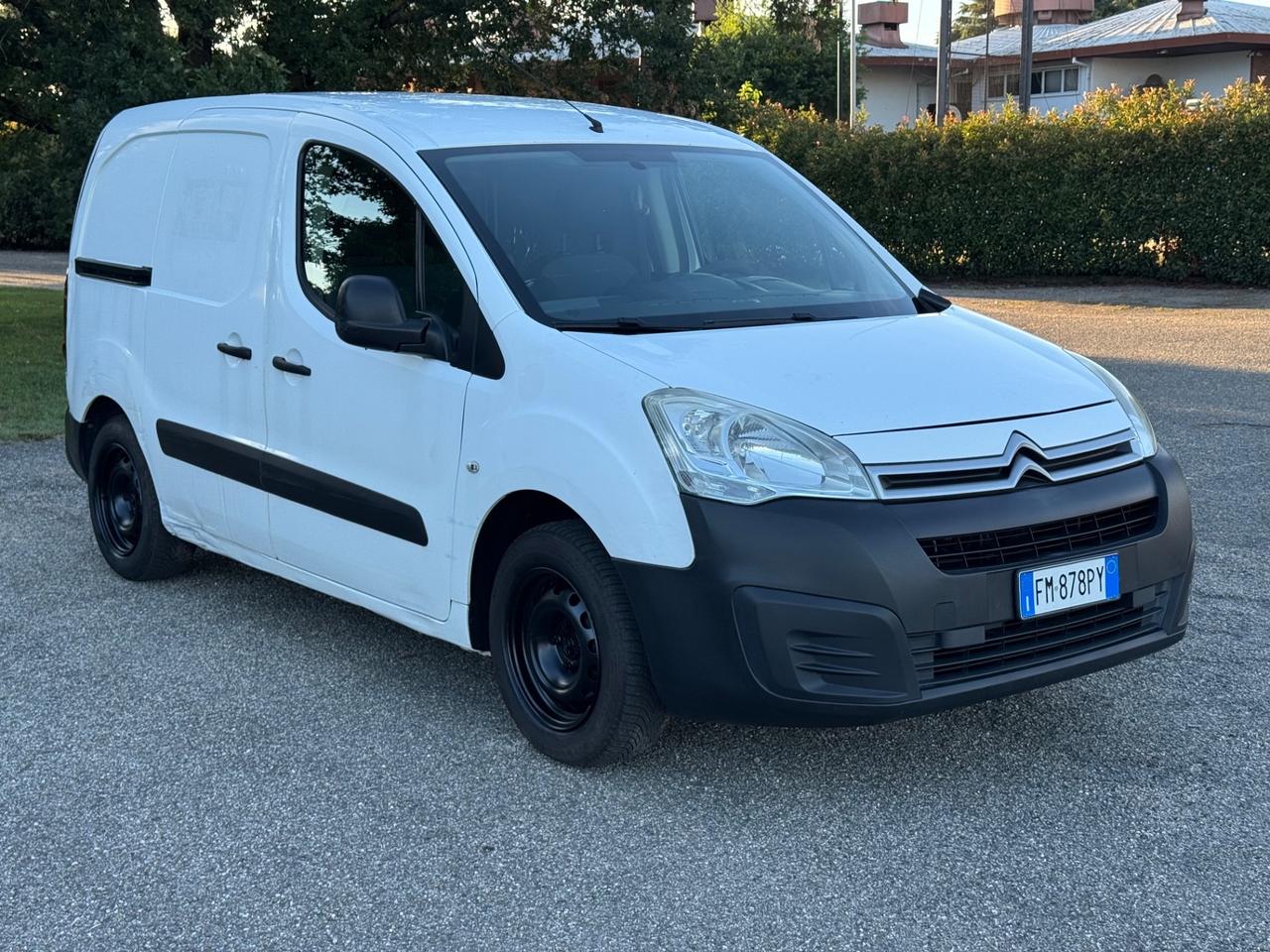 Citroen Berlingo 1.6DIESEL 228000km 3 posti