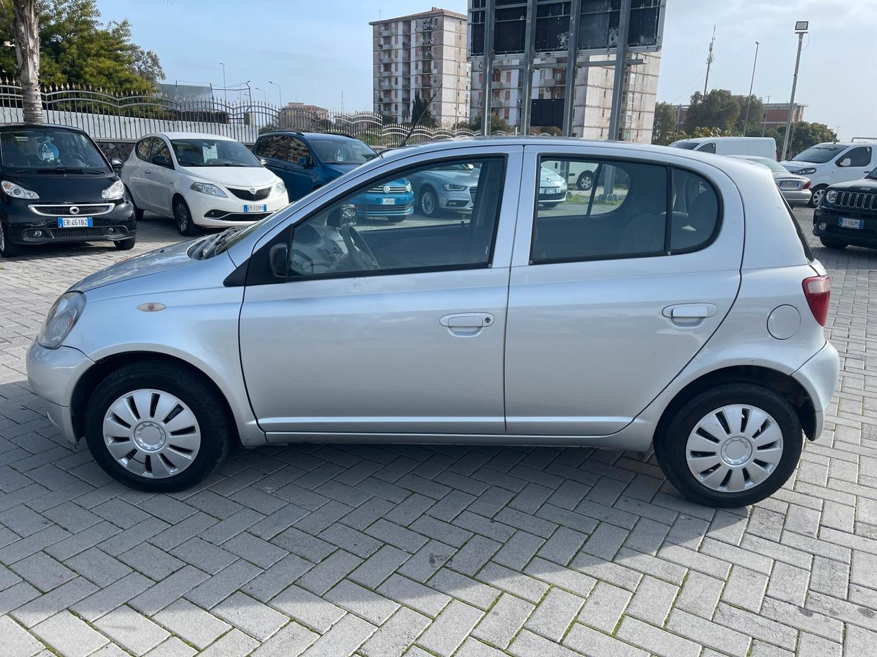 Toyota Yaris 1.0i 5 porte Sol